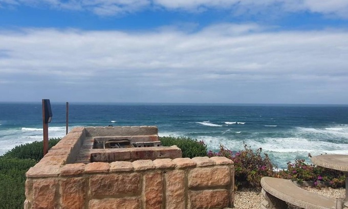 Brenton-on-Sea Villa | 180 Degree Ocean View - Seagull Villa in Brenton On The Rocks