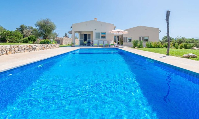Arta Villa | 182 m² Villa ∙ 3 bedrooms ∙ 6 guests