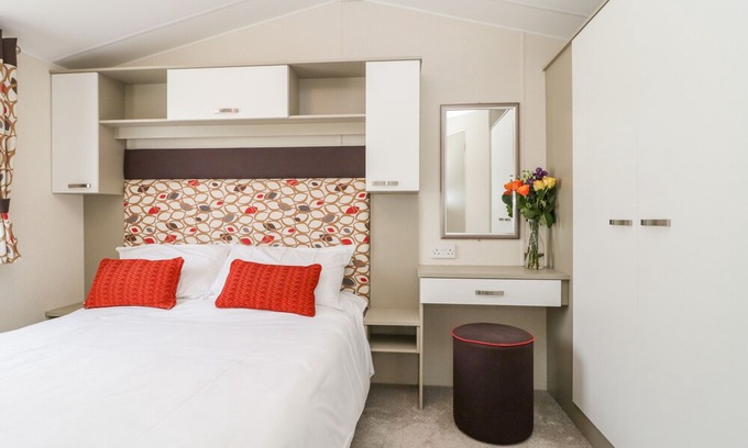 New Forest District House | 18D Shorefield Country Park, SHOREFIELD COUNTRY PARK