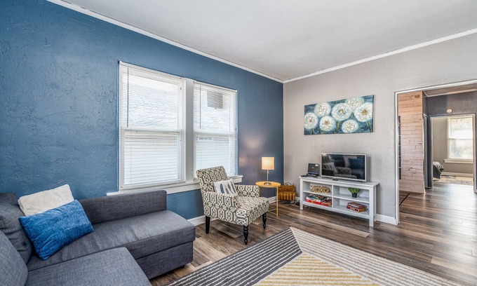 St. Charles Historic District House | 1920's Vintage Home in Historic Saint Charles - Fully Remodeled