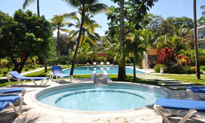 Los Cerros Apartment | 1BDR condo in beachfront residence, centrally located