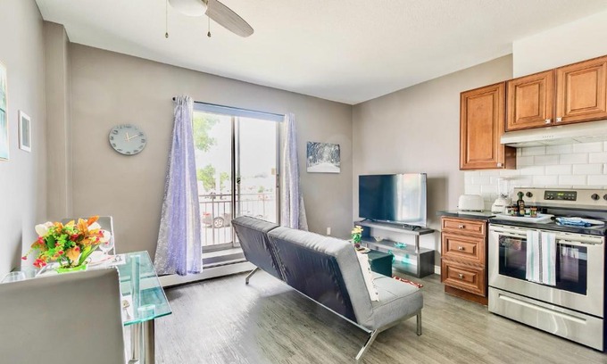 Rosedale Apartment | 1BR Apt w King Bed & Netflix - PRIME Location