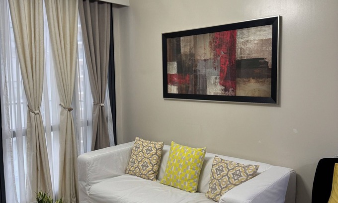 Pinagsama Condo | 1BR Condo w/Balcony Near Venice Canal Mall & BGC