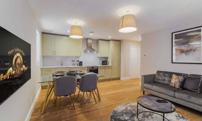 Windsor Apartment | 1BR Gem, Private Parking