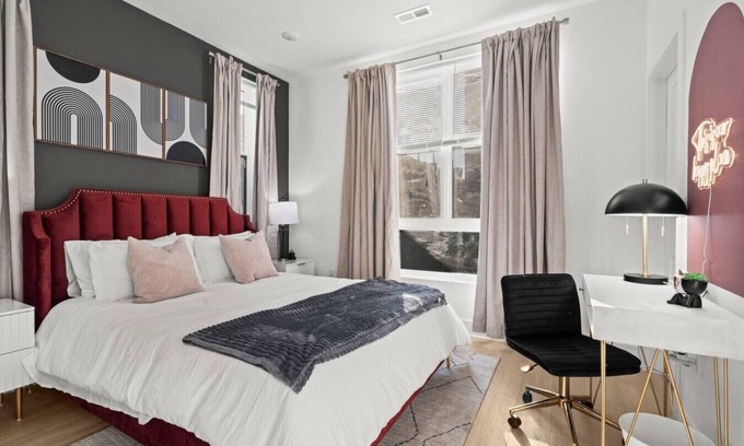 Mantua Apartment | 1BR Near UPenn, Art Museum, Penitentiary + Parking