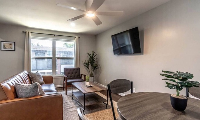 Neartown Apartment | 1BR, Private Bath Free Parking , Fast WiFi