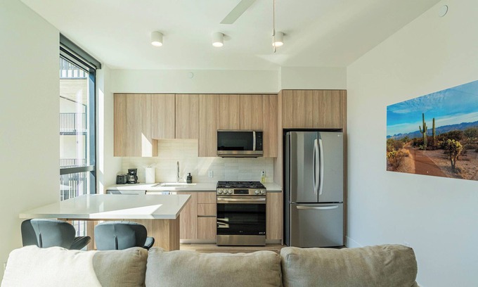 Downtown Phoenix Apartment | 1BR Retreat with Pool, Gym & Rooftop Lounge