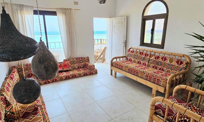 Dahab Apartment | 1st line beach loft, sleeps 6, 90m2, fully renovated with all amenities No2