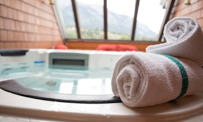 Canmore Condo | #2 - 410 · Amazing Penthouse-Private Hot Tub #2 of 5 - 410