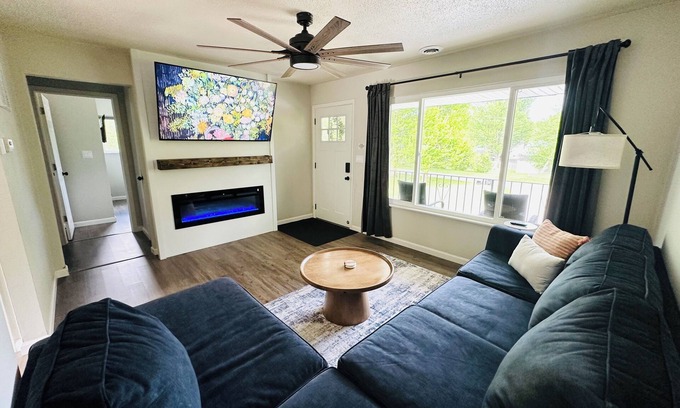 Yale Apartment | 2 BD APT King Bed Washer & Dryer Fireplace Cable Internet