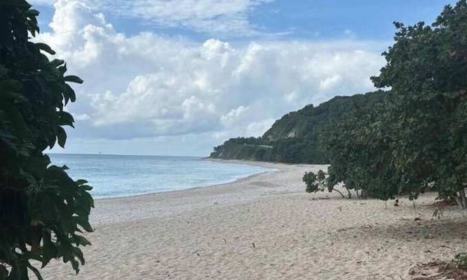 Paraiso Apartment | 2 Bdrm Apt near River and Beach, Wifi, Mount Views