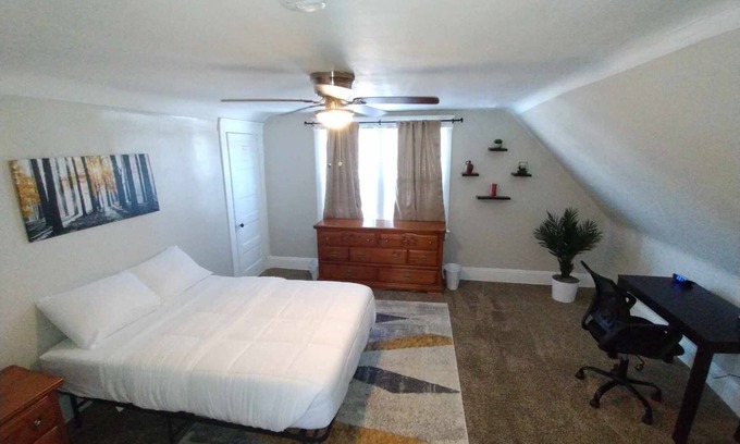 Cleveland Apartment | 2-bdrm apt; Walk to CASE, UH, Little Italy; short drive to Cleveland Clinic