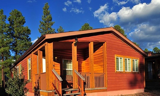 Pinetop Cabin | 2 BDRM CABIN- PVC at the ROUNDHOUSE RESORT- GREAT LOCATION- HIKING-FISHING
