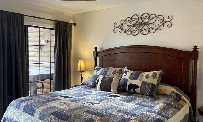 Indian Point Condo | 2 BDRM CONDO ON INDIAN POINT NEAR SILVER DOLLAR CITY