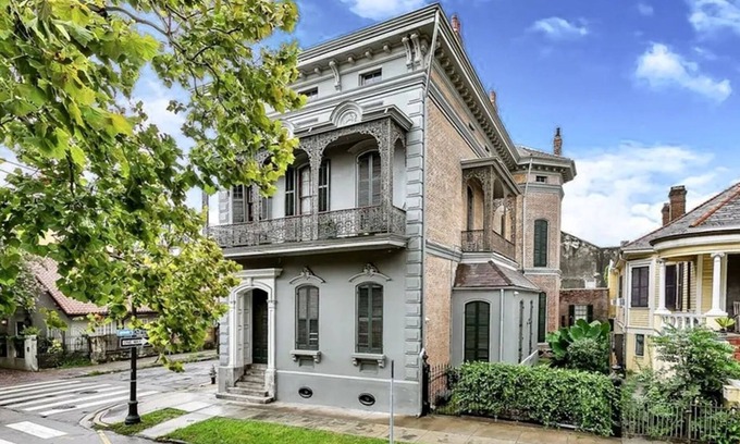 Faubourg Marigny Bed & Breakfast | 2-bdrm. king balcony suite, cont'l breakfast one block from Fr Quarter and Frenchmen. Sleeps 6