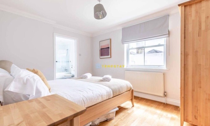 Windsor City Centre Apartment | 2 BED/2 BATH & FREE PARKING! ❤ CENTRAL WINDSOR ❤