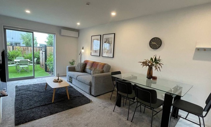 Upper Riccarton Apartment | 2 Bed 2 Bath Retreat