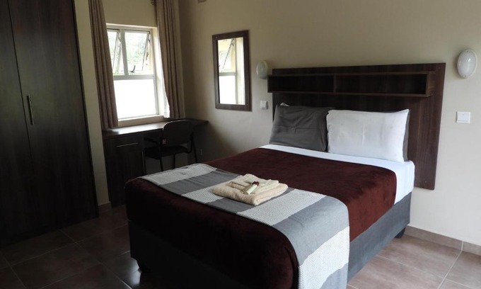 Harare Apartment | 2 Bed Apt with en-suite and kitchenette - 2067