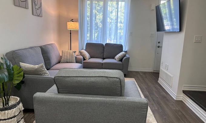 West Hill House | 2 bed room 2 bathroom Cozy town house