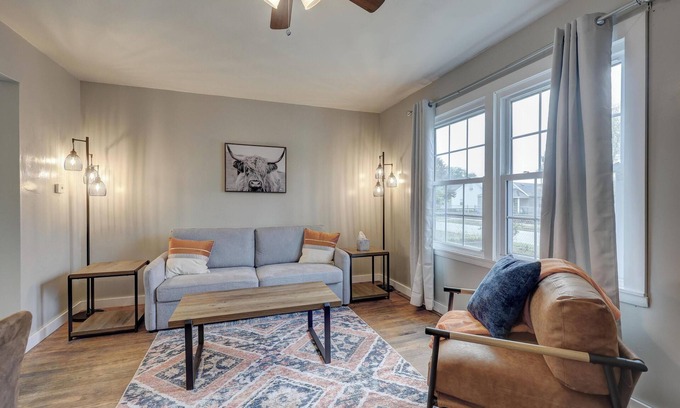 Joplin House | 2 Bed Stunner/Everything new!