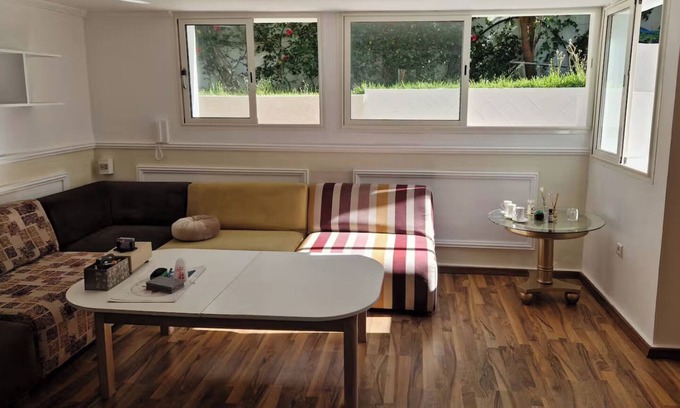 Hay Riad Villa | 2 Bed Villa, Sleeps 4 - Garden, Wifi, Parking