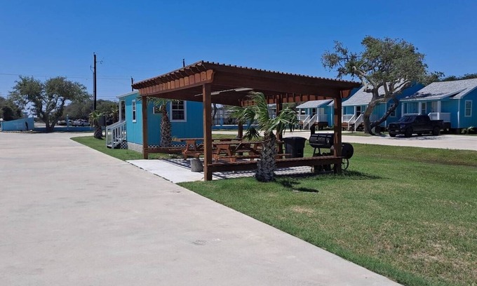 Rockport House | 2 bedroom 1 bath cottage