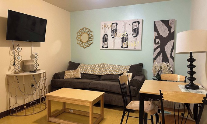 Downtown Pittsburgh Apartment | 2 Bedroom 2 Bath Apartment | Heart of Downtown PIT