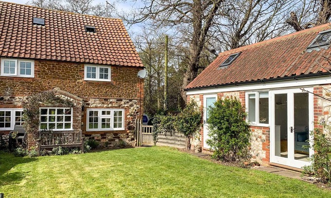 Holme Cottage | 2 bedroom accommodation in Holme-next-the-Sea