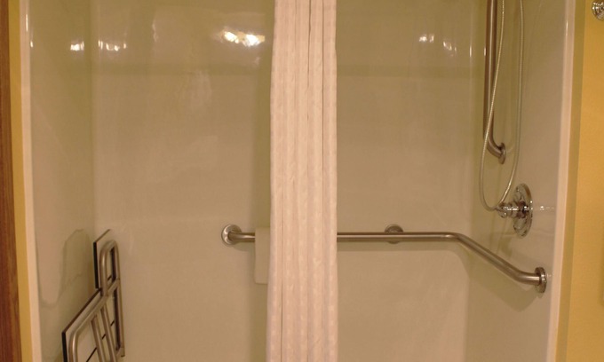 Eagle River Condo | 2 Bedroom Accessible unit, lake view on duck lake