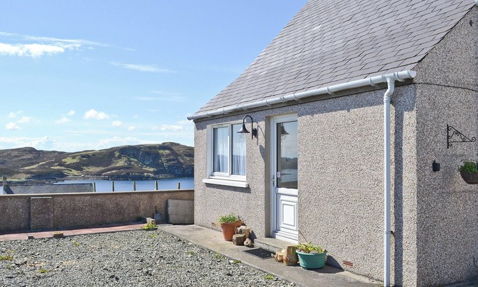 Isle of Lewis Cottage | 2 bedroom accommodation in Crossbost, near Stornoway, Isle of Lewis