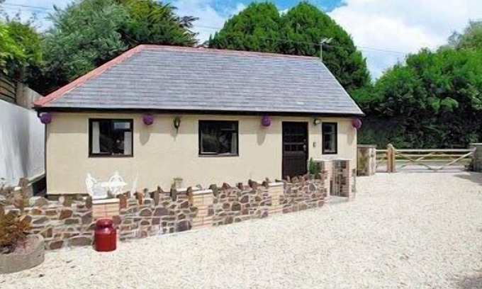 Kentisbury Cottage | 2 bedroom accommodation in Kentisbury Ford, near Barnstaple