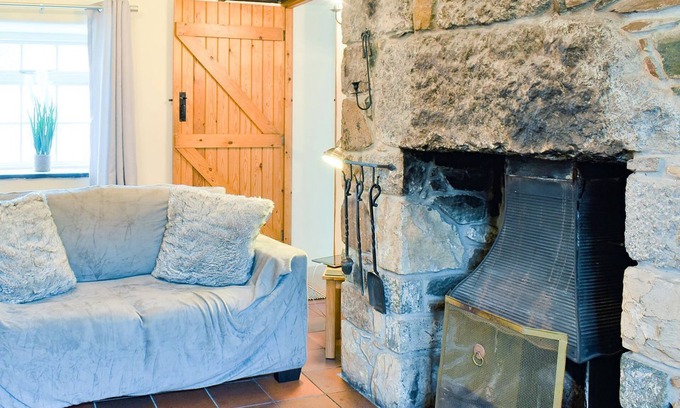 Brynrefail Cottage | 2 bedroom accommodation in Bethel, near Snowdon
