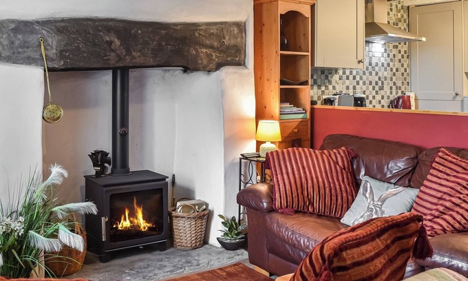 Llanllyfni Cottage | 2 bedroom accommodation in Talysarn, near Caernarfon