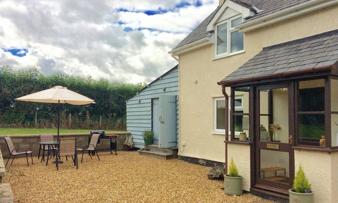 Presteigne Cottage | 2 bedroom accommodation in Knill, near Presteigne