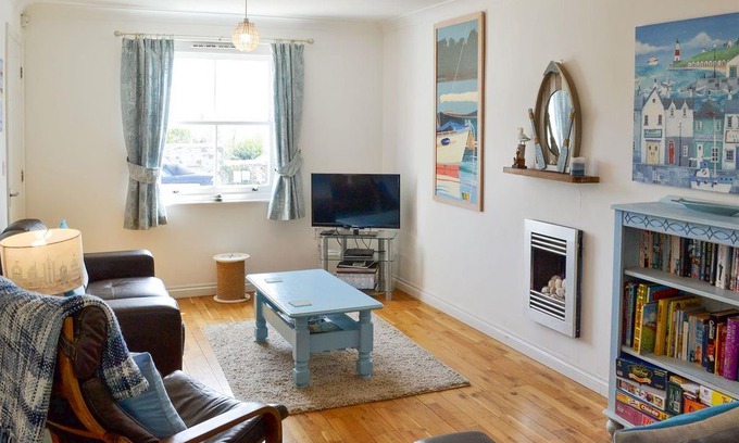 Charlestown Cabin | 2 bedroom accommodation in Charlestown, near St Austell