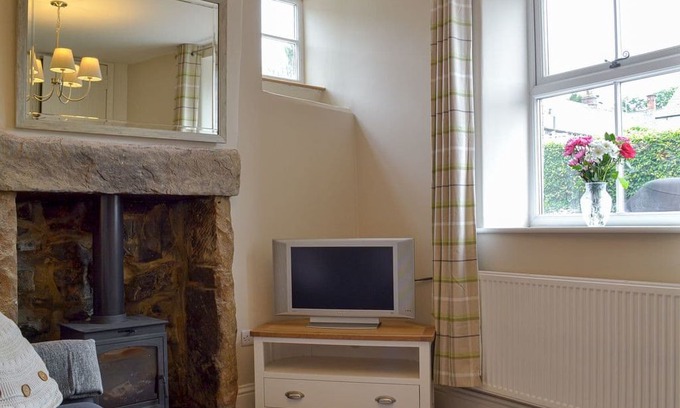 Great Longstone Cottage | 2 bedroom accommodation in Great Longstone, near Bakewell