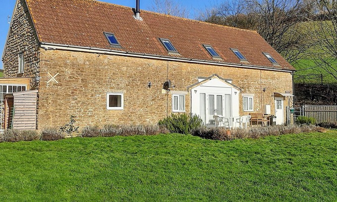 West Milton Cottage | 2 bedroom accommodation in Bridport