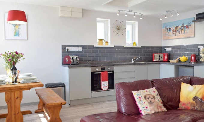 Goodwick Cottage | 2 bedroom accommodation in Goodwick, near Fishguard