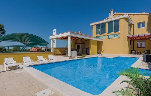 Orbanici Apartment | 2 bedroom accommodation in Zminj