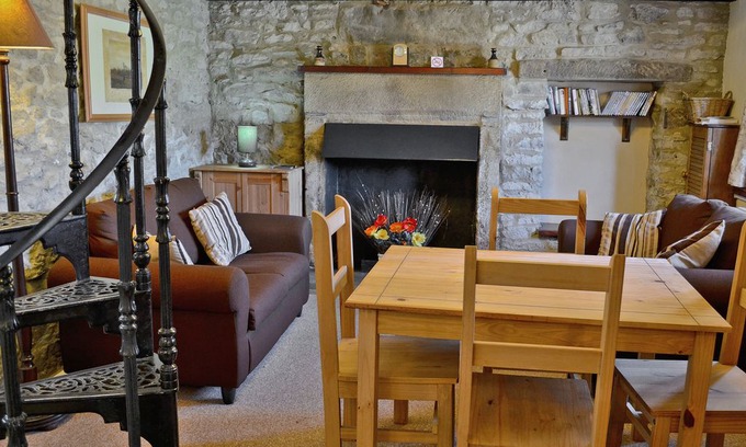 Youlgreave Cabin | 2 bedroom accommodation in Youlgreave, near Bakewell