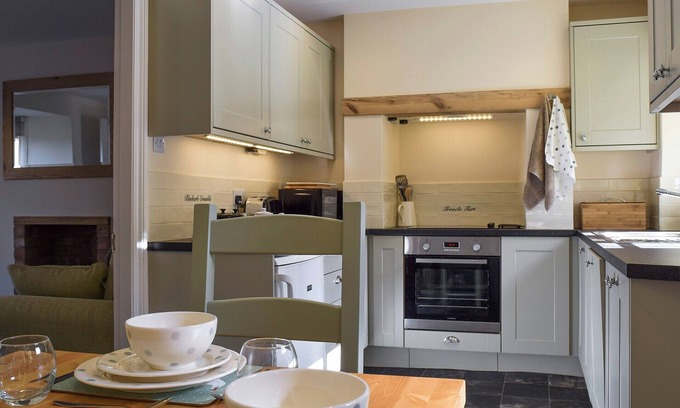 Hook Norton Cottage | 2 bedroom accommodation in Hook Norton, near Chipping Norton