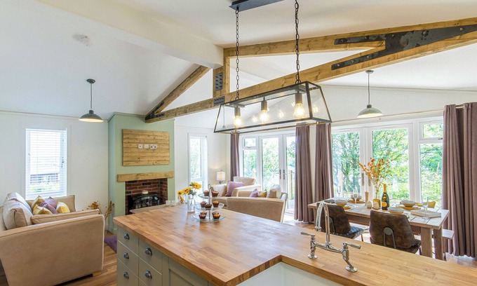 Carnmenellis Ski Chalet | 2 bedroom accommodation in Carnmenellis, Nr Falmouth