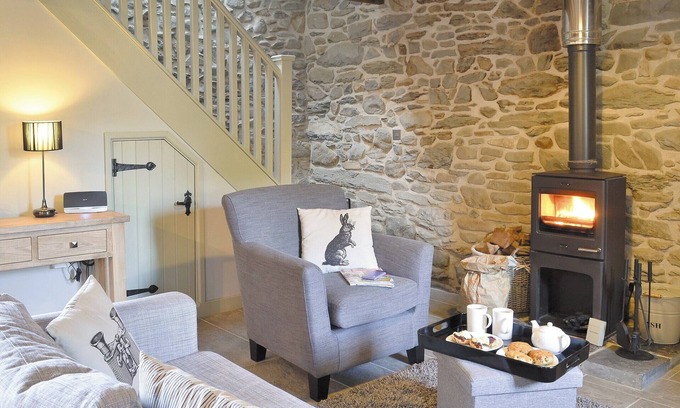 Llanddewi Brefi Cottage | 2 bedroom accommodation in Llandewi Brefi, near Tregaron
