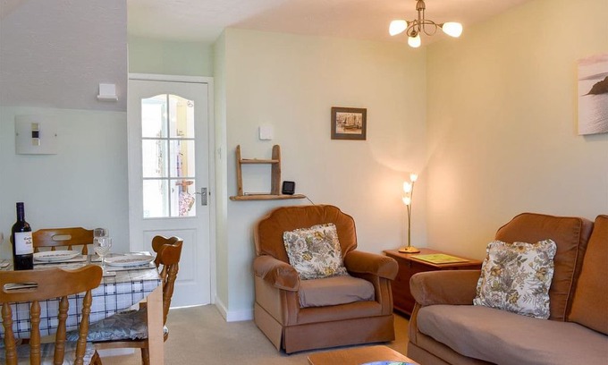 Wyke Regis House | 2 bedroom accommodation in Weymouth