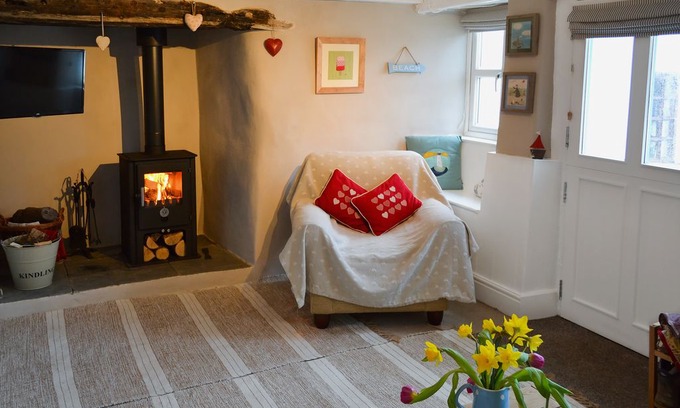 Coverack Cabin | 2 bedroom accommodation in Coverack, near Helston