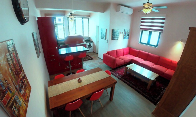 Sai Kung Apartment | 2 Bedroom Apartment beautifully decorated in the centre of Sai Kung Town.
