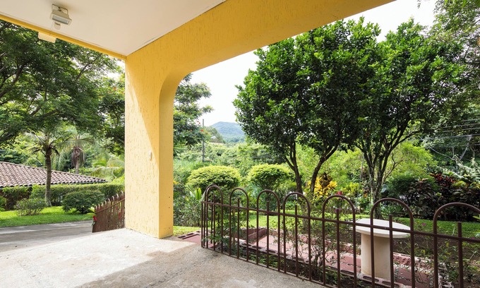 Ciudad Colon Apartment | 2-bedroom apartment in charming Cuidad Colon with WiFi.