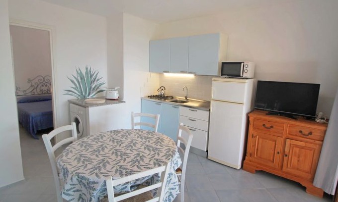 Nodu Pianu Apartment | 2 bedroom Apartment, sleeps 6 in Pittulongu with Air Con