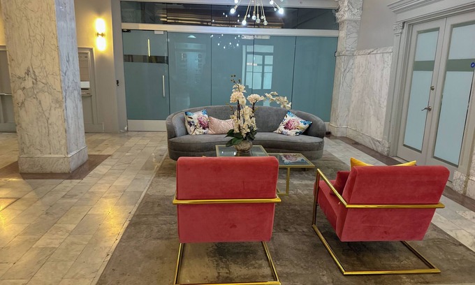 Downtown Baltimore Apartment | 2-bedroom apartmt in awesome Baltimore with easy access to restaurants and sites