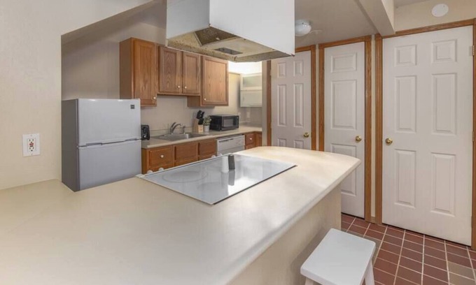 Des Moines Apartment | 2 Bedroom Apt with Free Parking in Downtown DSM